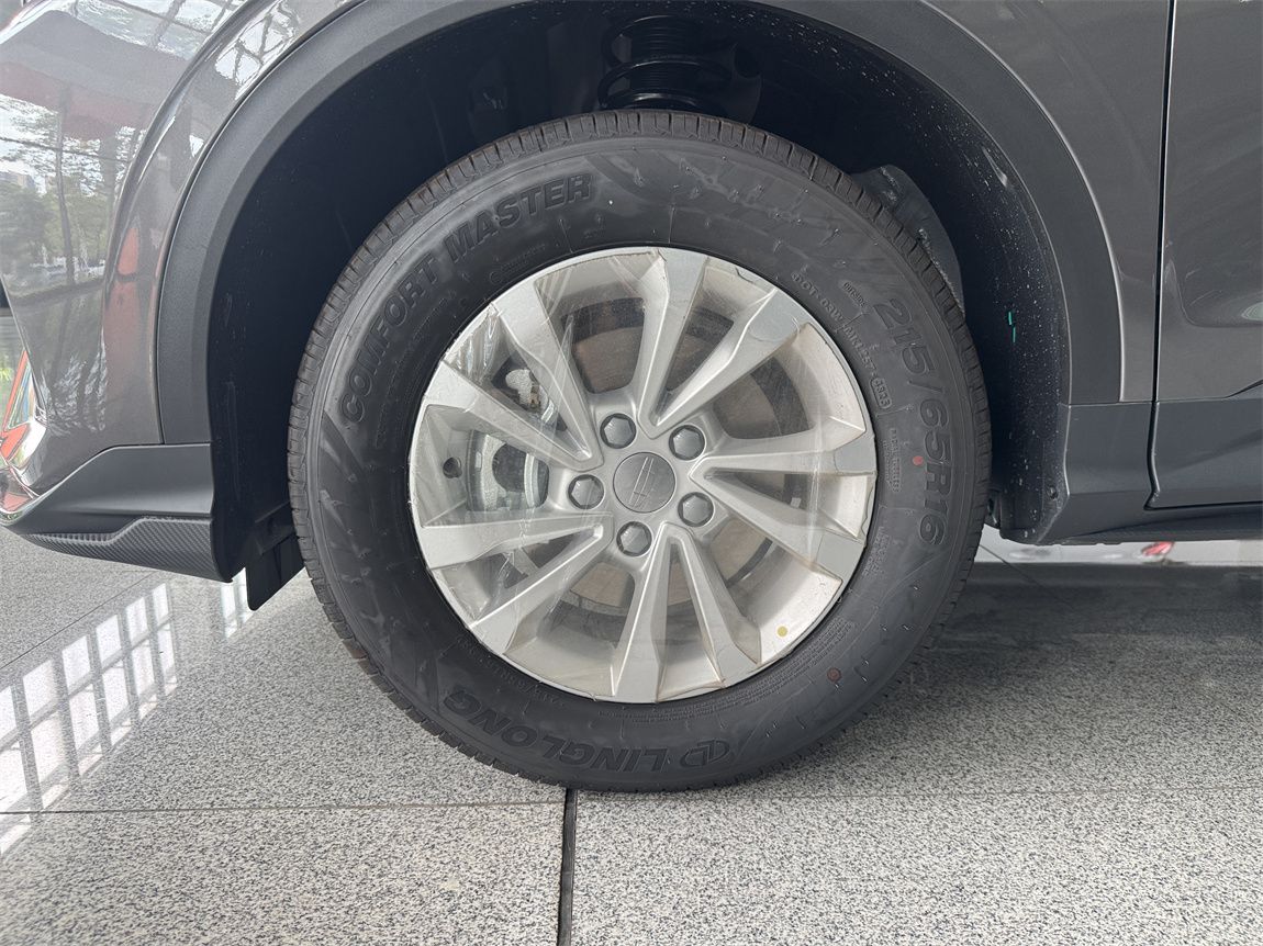 吉利 缤越 2025款 1.5L CVT 超能 8