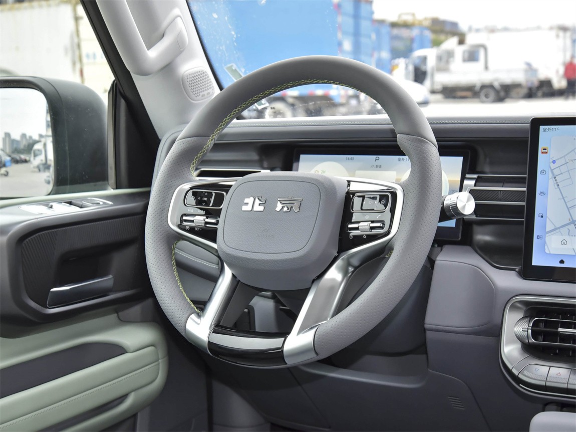 北京越野BJ40 2024款 2.0T 全新城市猎人版 先锋型 7