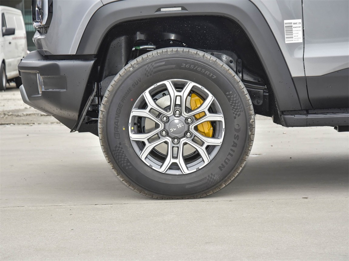 北京越野BJ40 2024款 2.0T 全新城市猎人版 先锋型 15