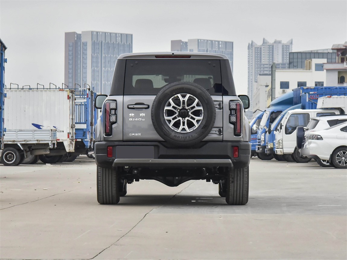 北京越野BJ40 2024款 2.0T 全新城市猎人版 先锋型 18