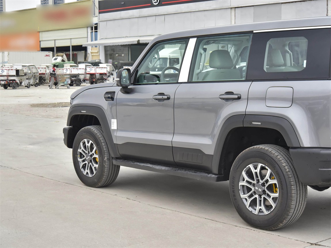 北京越野BJ40 2024款 2.0T 全新城市猎人版 先锋型 20