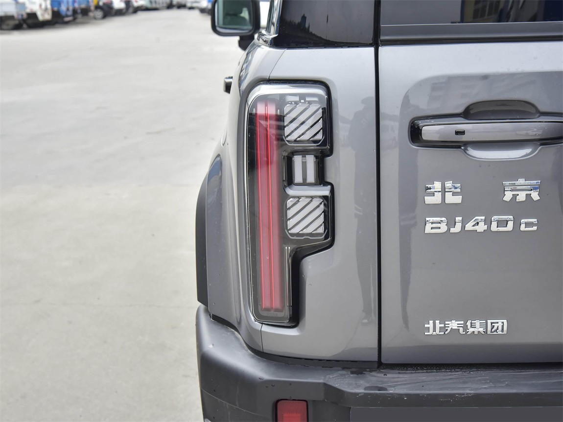 北京越野BJ40 2024款 2.0T 全新城市猎人版 先锋型 21
