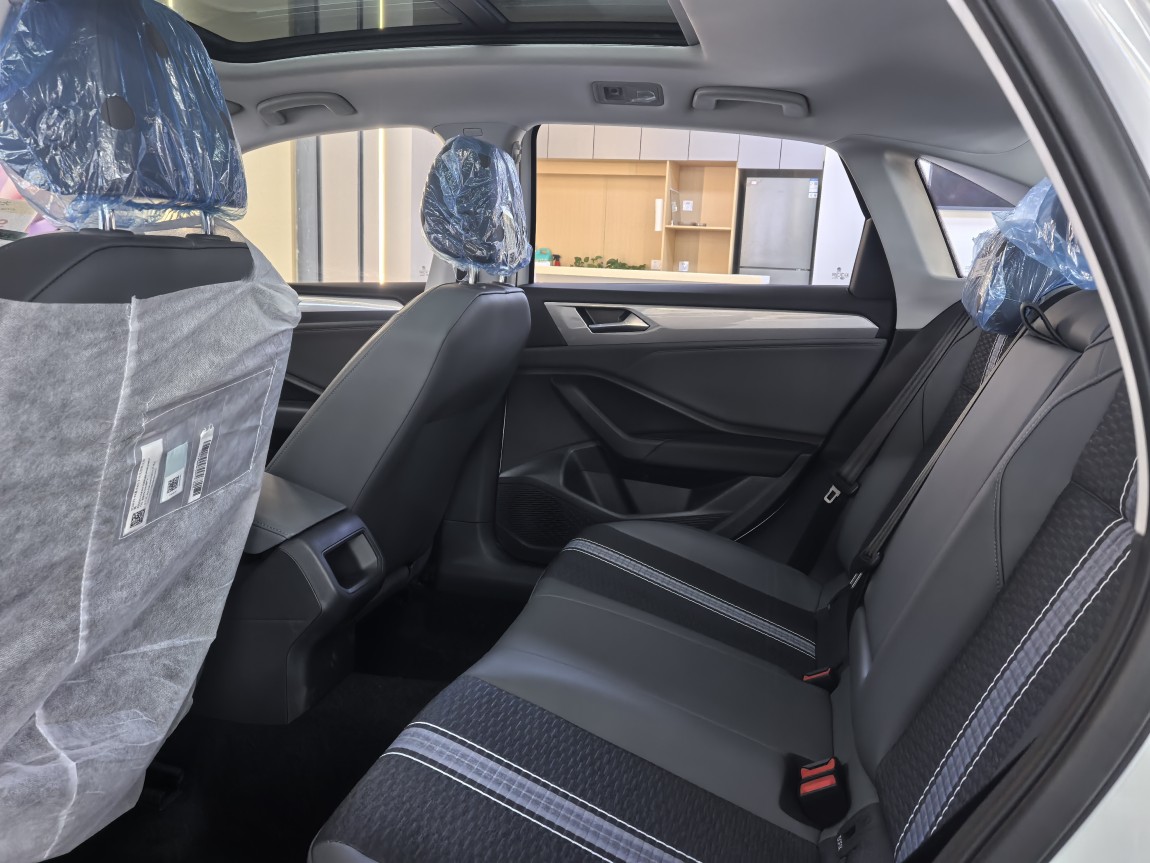 大众 速腾 2025款 300TSI DSG飞越版 9