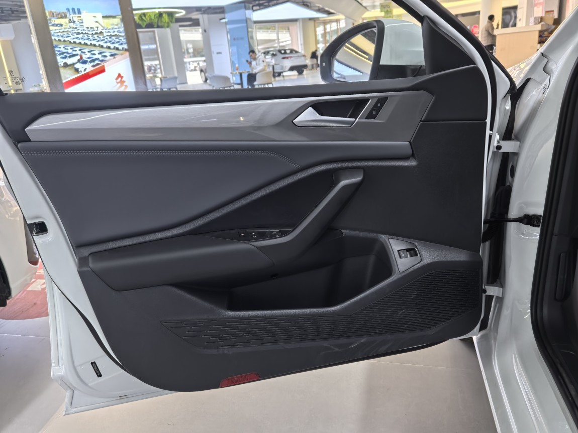大众 速腾 2025款 300TSI DSG飞越版 10