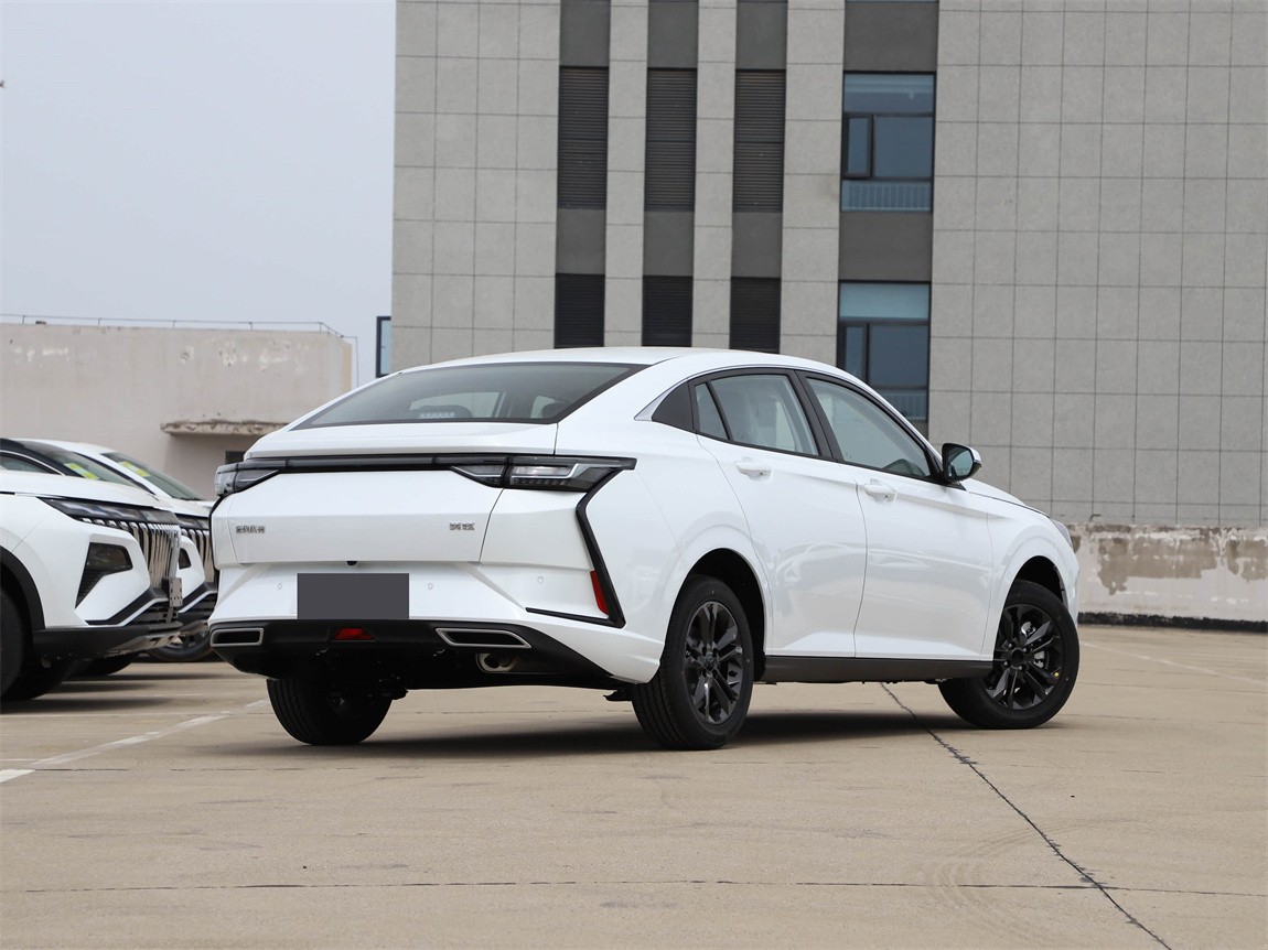 东风风神 奕炫 2025款 1.5L 自动豪华型 18