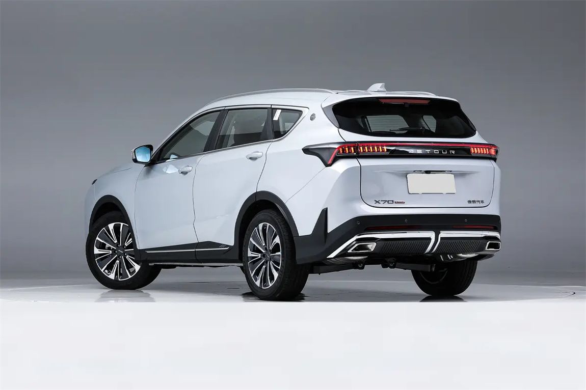 捷途X70 PLUS 2025款 1.5T 旗舰版 7座 8
