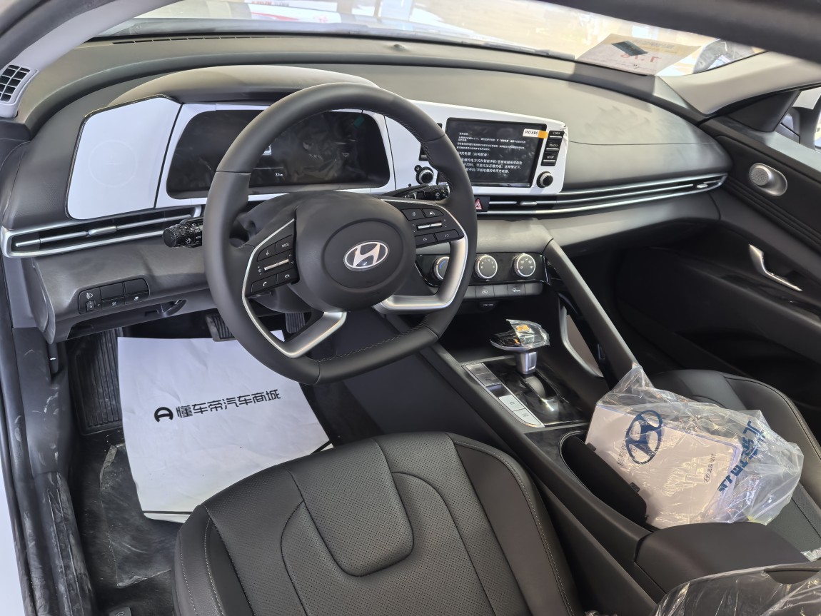 现代 伊兰特 2026款 1.5L CVT GLX精英版 5