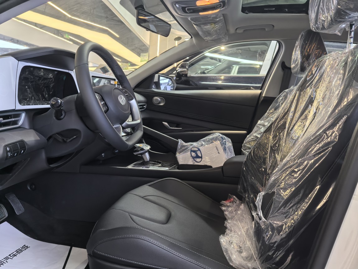 现代 伊兰特 2026款 1.5L CVT GLX精英版 7