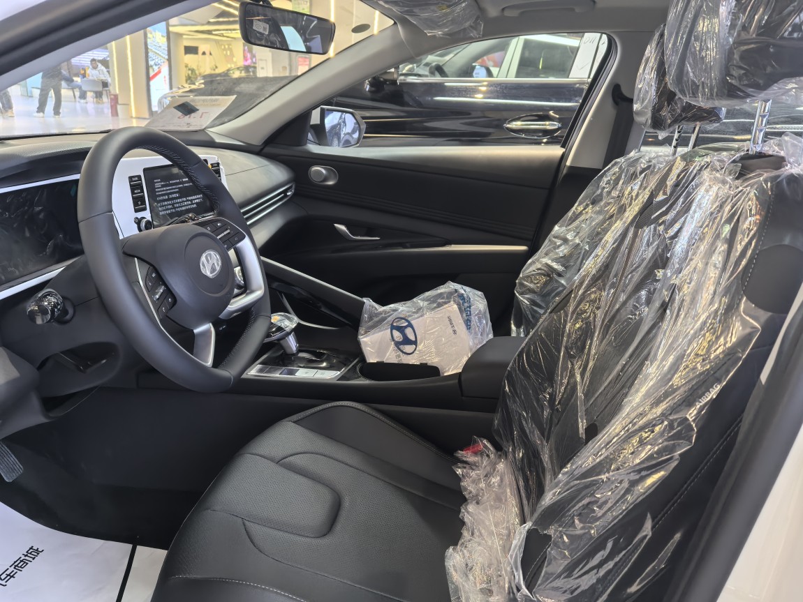 现代 伊兰特 2026款 1.5L CVT GLX精英版 9