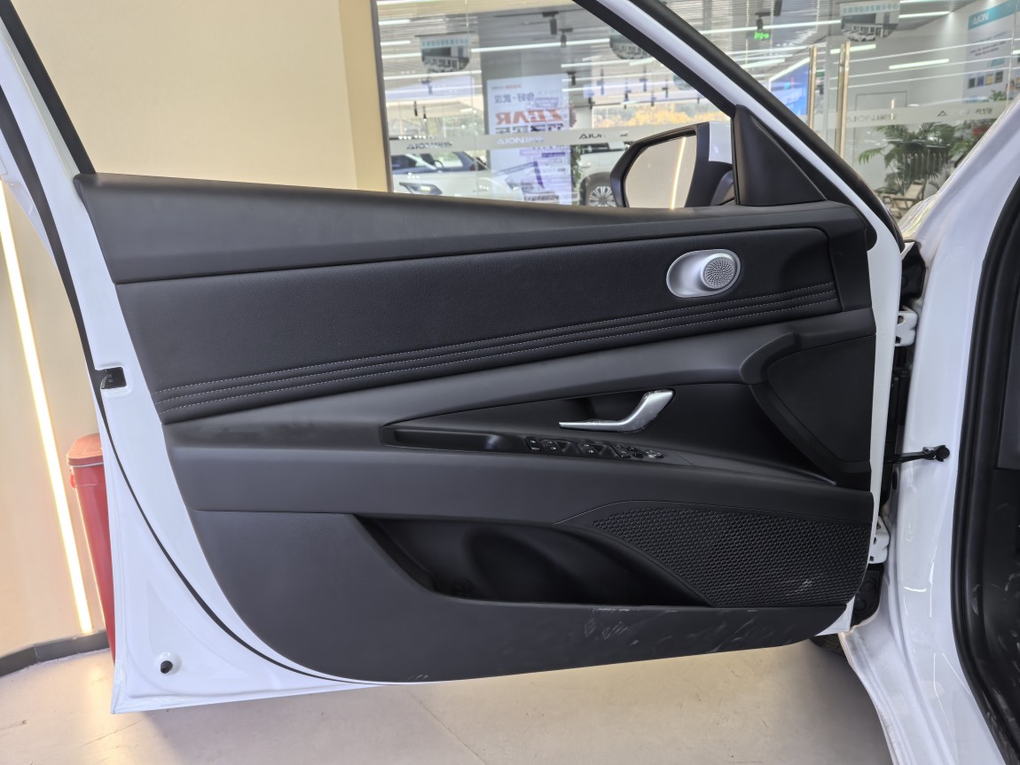 现代 伊兰特 2026款 1.5L CVT GLX精英版 10