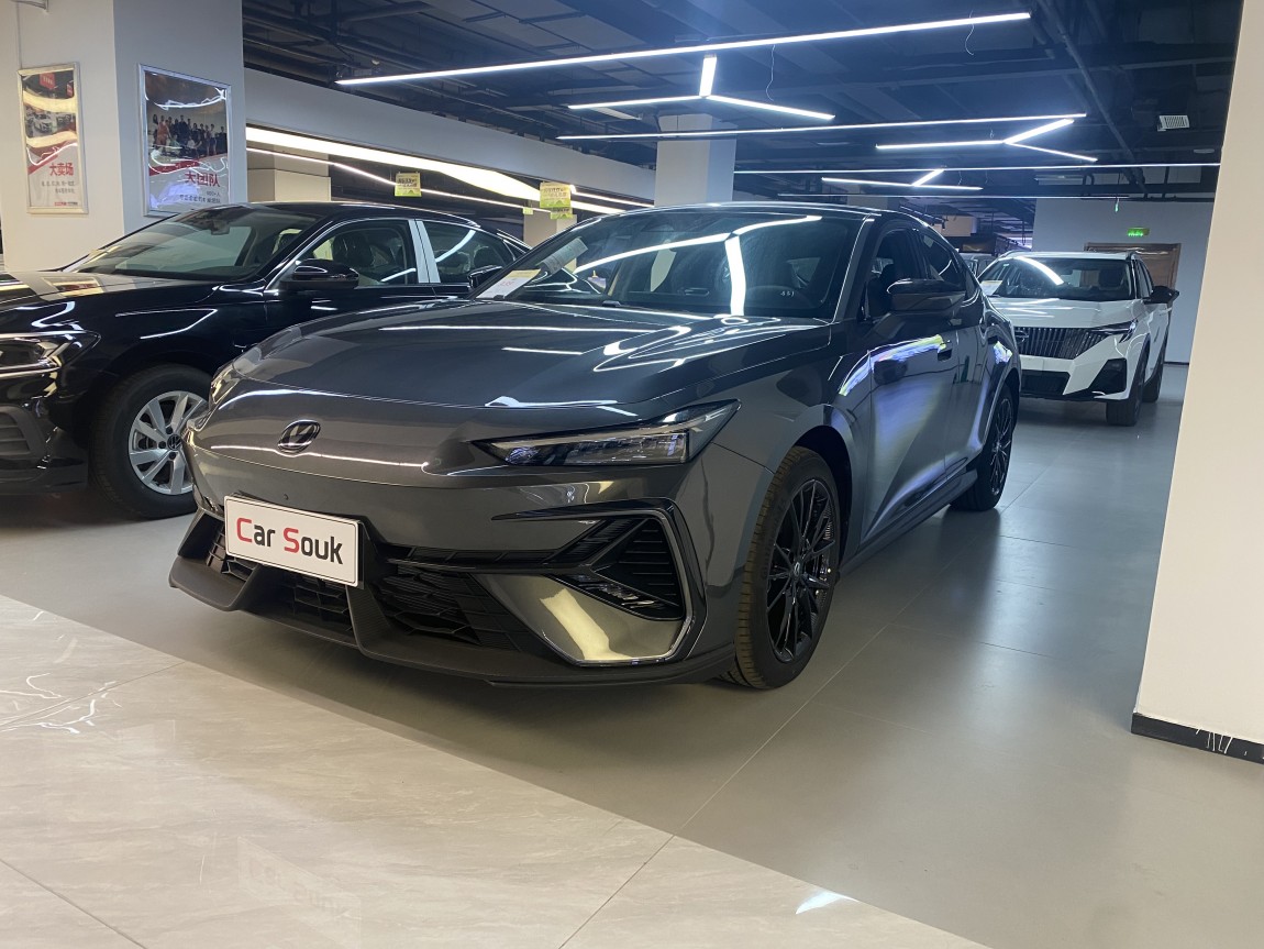 长安UNI-V 2025款 1.5T 500Bar尊贵型