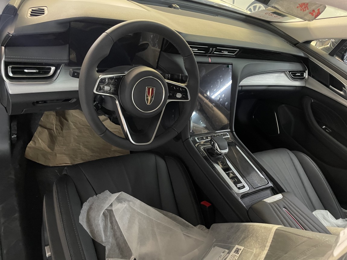 红旗H5 2025款 2.0T 自动旗畅版 4