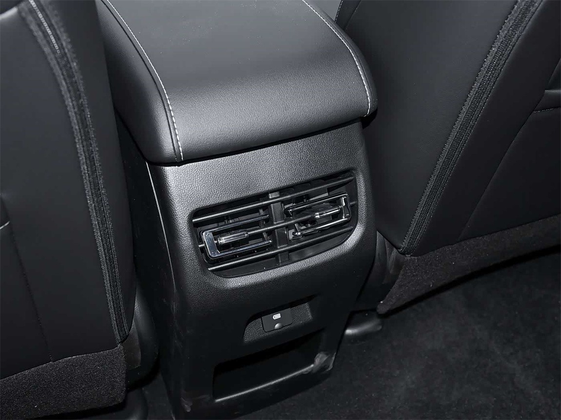哈弗M6 2023款 PLUS 1.5T DCT豪华智联型 12