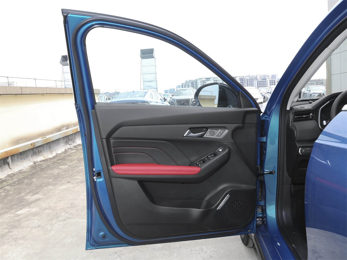 哈弗赤兔 2023款 1.5T 领航型 6