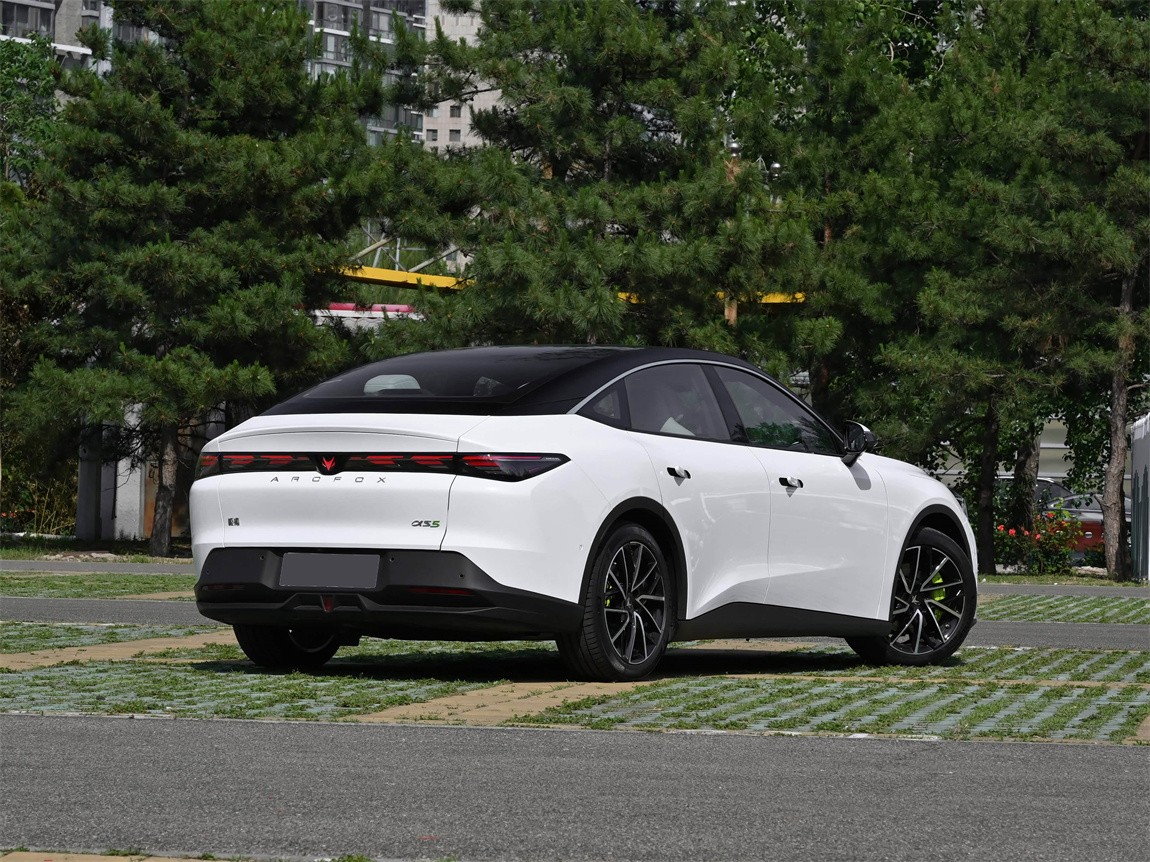 极狐 阿尔法S5 2025款 630ULTRA神行版 390kW 18