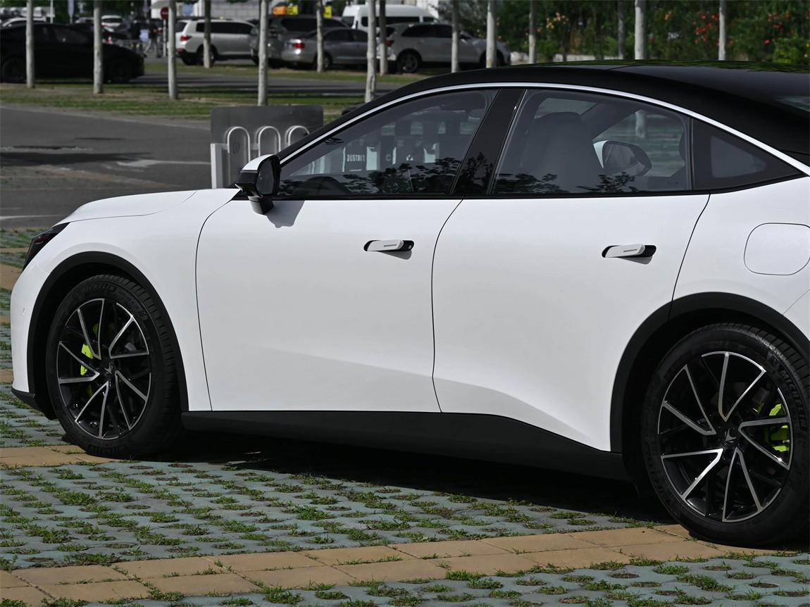极狐 阿尔法S5 2025款 630ULTRA神行版 390kW 21
