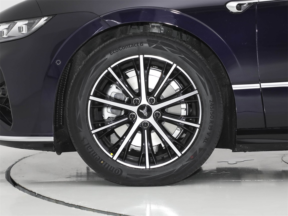岚图追光 2024款 PHEV 四驱超长续航行政版 15
