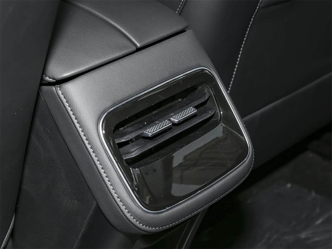 奇瑞 瑞虎8 PLUS C-DM 2025款 1.5T 116km 豪华型 5座 12