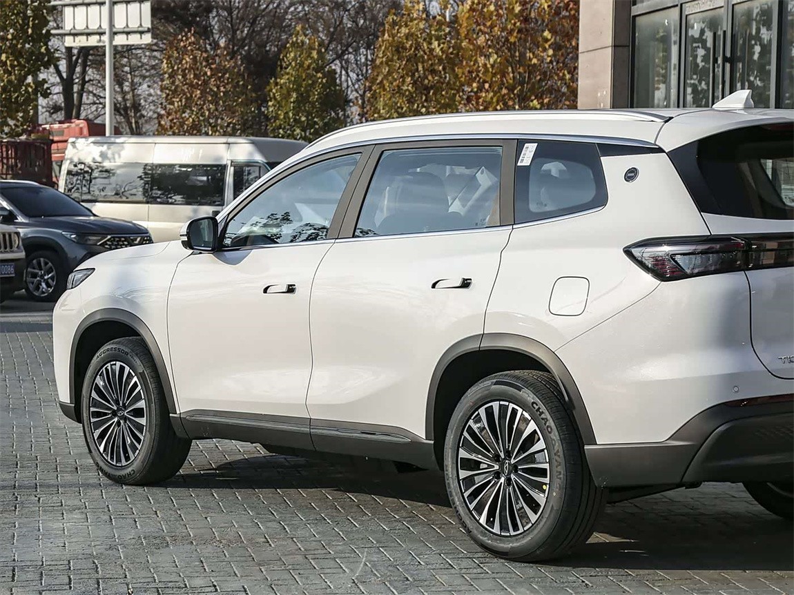 奇瑞 瑞虎8 PLUS C-DM 2025款 1.5T 116km 豪华型 5座 21