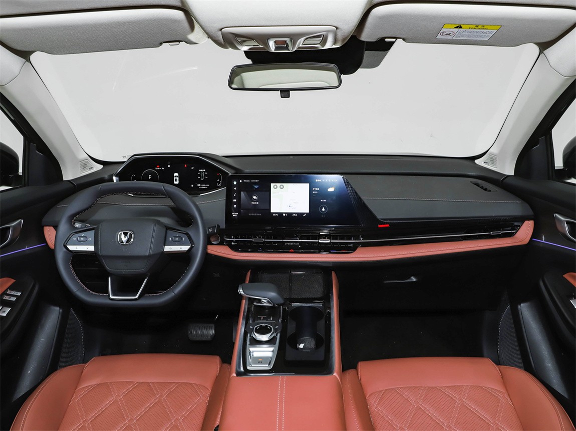 长安CS55PLUS 2025款 第三代 蓝鲸 1.5T 500Bar尊贵型 11