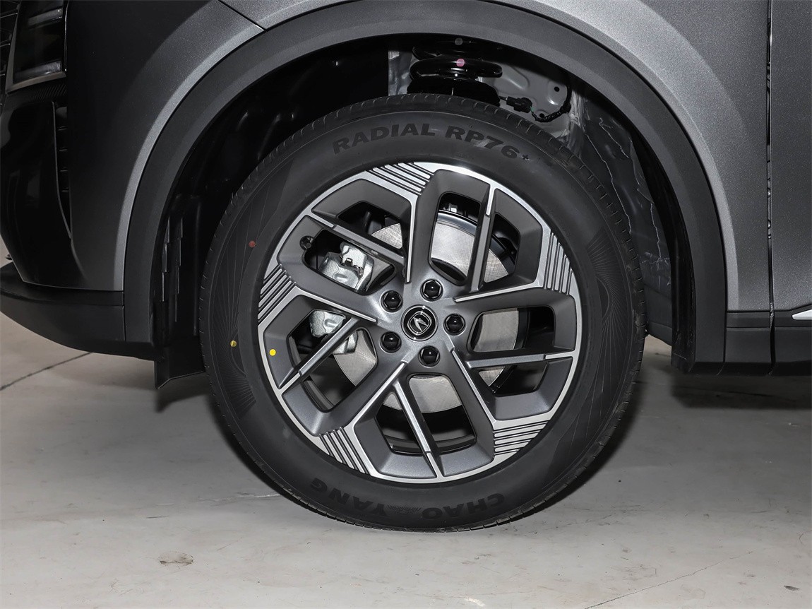 长安CS75PLUS 2025款 第四代 1.5T 新蓝鲸 智慧鲸悦版 13