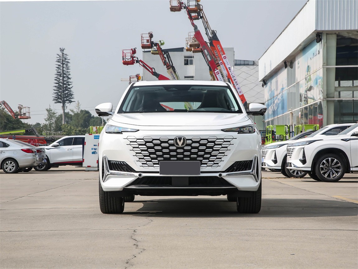 长安UNI-K 2024款 2.0T 两驱全球行版 2