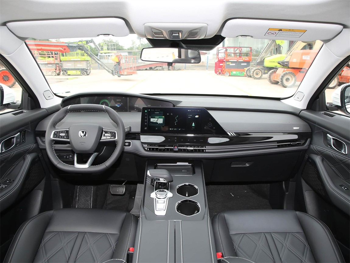长安UNI-K 2024款 2.0T 两驱全球行版 13