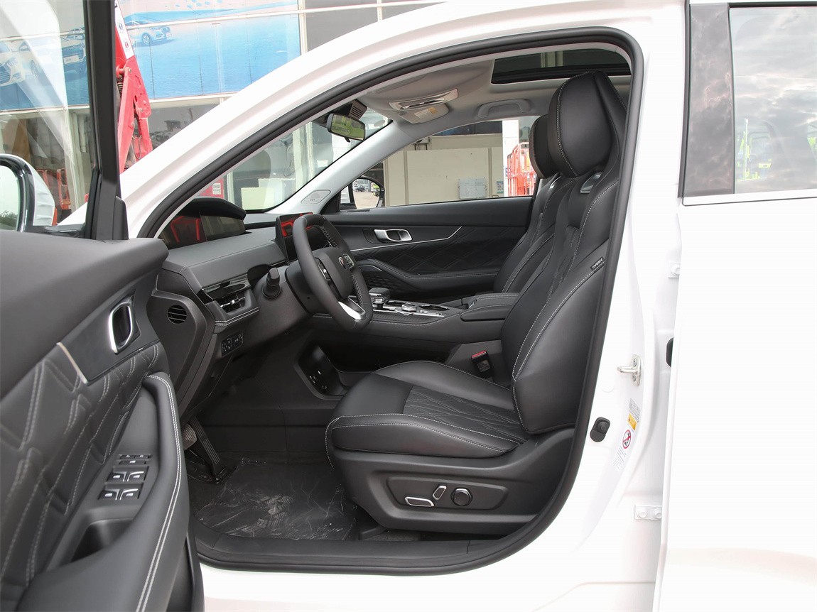 长安UNI-K 2024款 2.0T 两驱全球行版 14