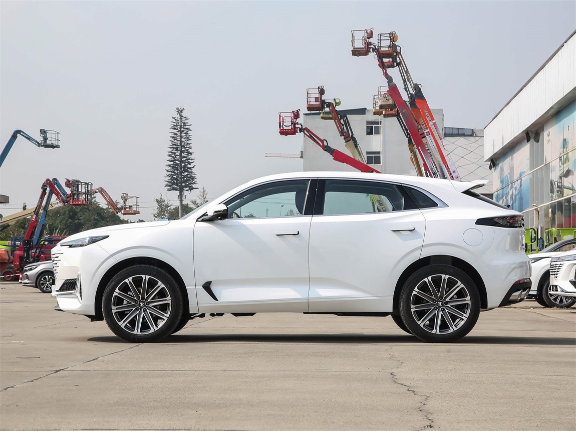长安UNI-K 2024款 2.0T 两驱全球行版 16