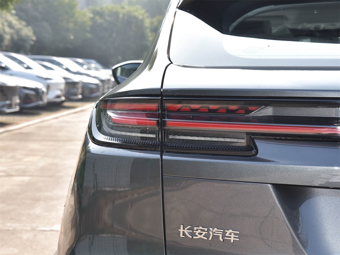 长安UNI-K 智电iDD 2024款 智电iDD 1.5T 135km智趣型 21