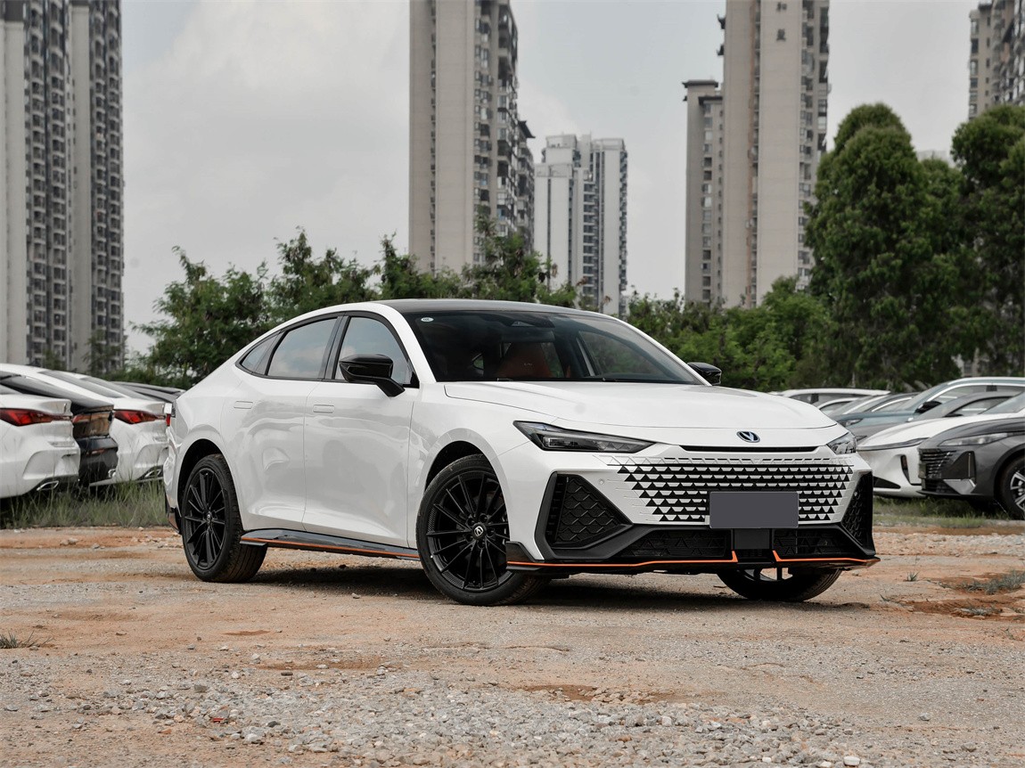 长安UNI-V 2024款 2.0T 高能版 3