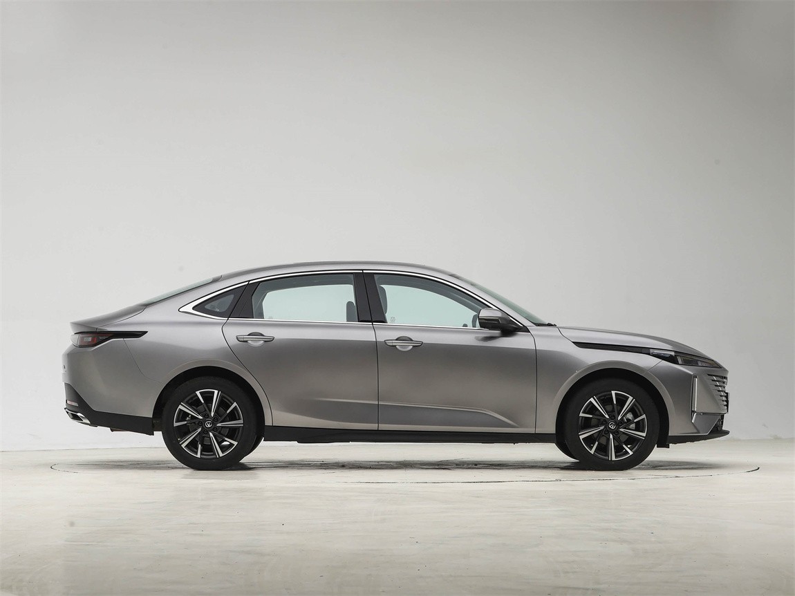 长安 逸动 2025款 蓝鲸 1.5T 500Bar旗舰型 17