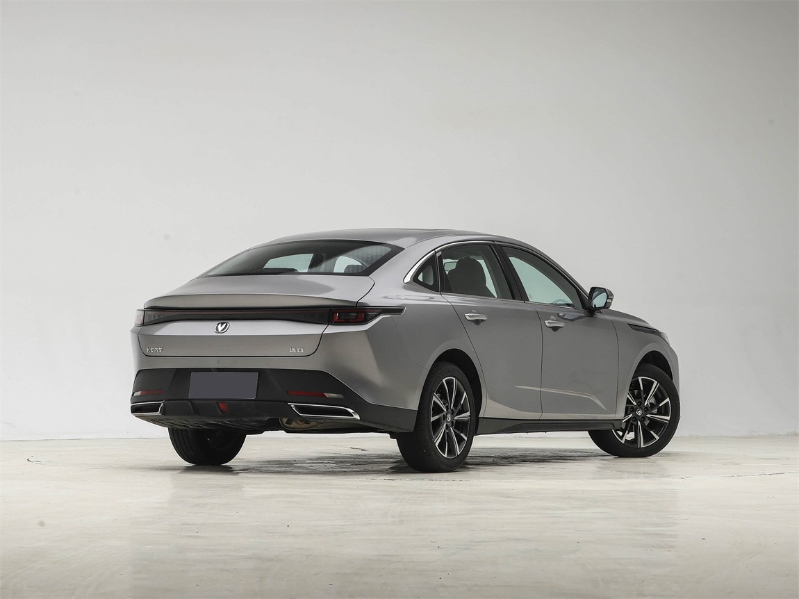长安 逸动 2025款 蓝鲸 1.5T 500Bar旗舰型 18