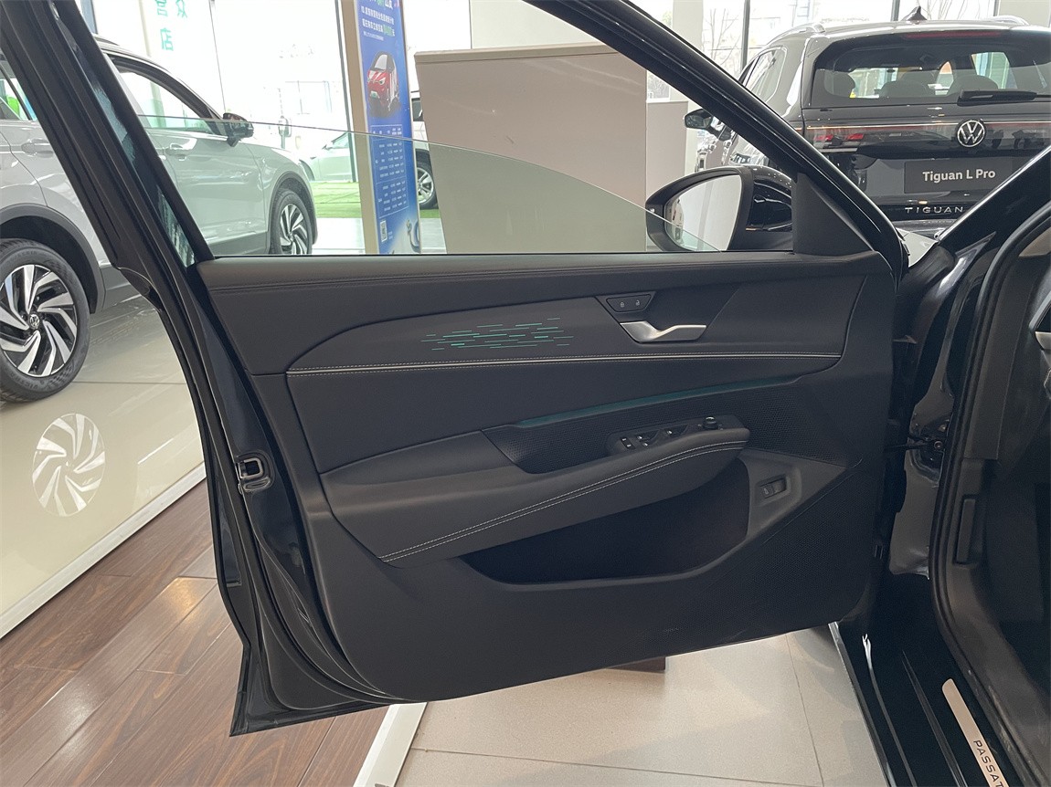 大众 帕萨特 2026款 Pro 380TSI 龙运版 3
