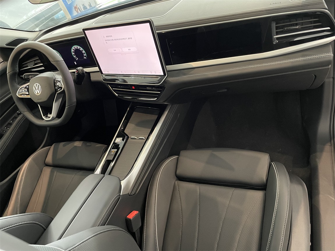 大众 帕萨特 2026款 Pro 380TSI 龙运版 6