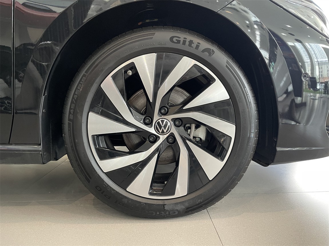 大众 帕萨特 2026款 Pro 380TSI 龙运版 9