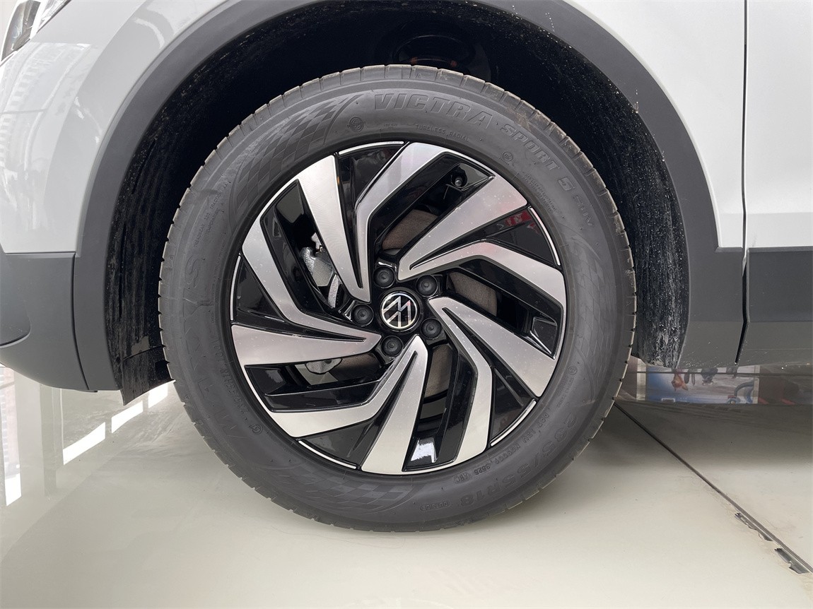大众 途观L 2025款 出众款 300TSI 自动两驱龙腾版 12