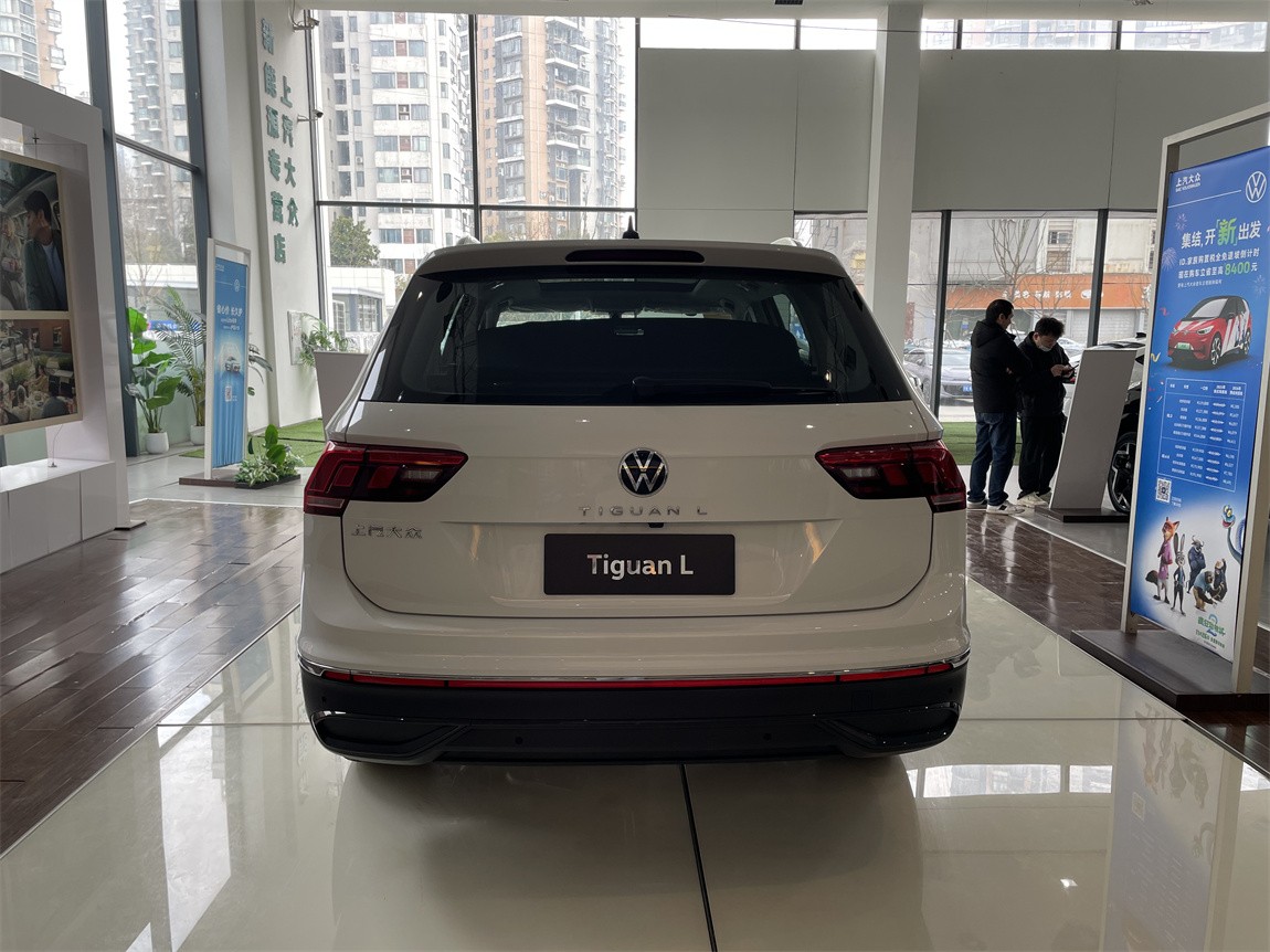 大众 途观L 2025款 出众款 300TSI 自动两驱龙腾版 14