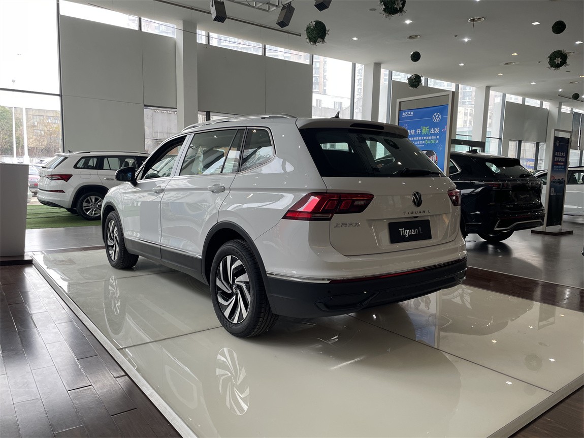 大众 途观L 2025款 出众款 300TSI 自动两驱龙腾版 15