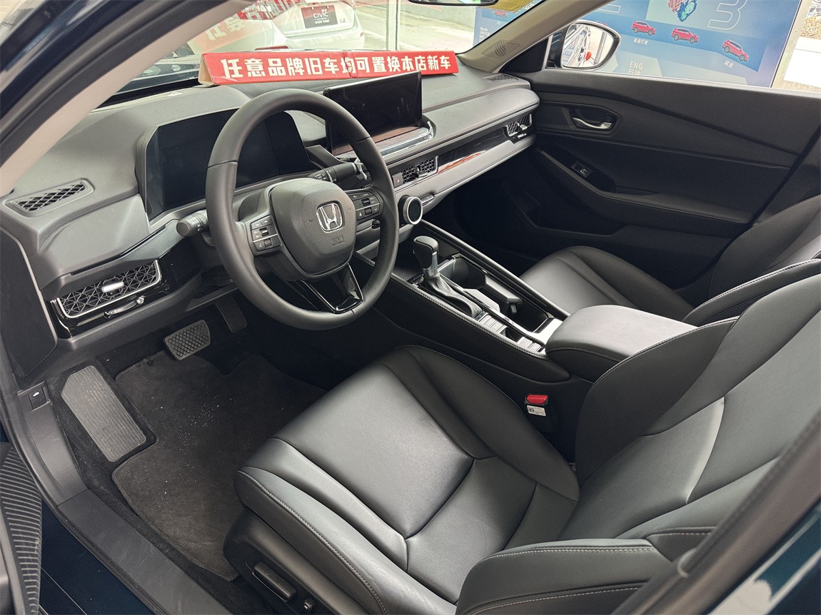 本田 英仕派 2025款 260TURBO 精英版 6