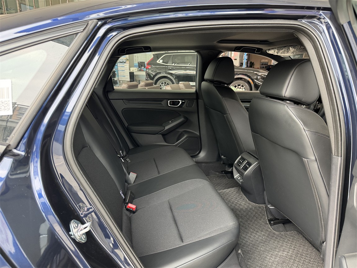本田 思域 2025款 240TURBO CVT 智趣Pro 5