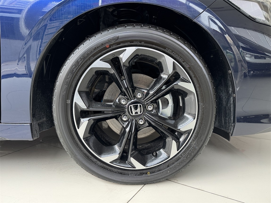 本田 思域 2025款 240TURBO CVT 智趣Pro 6