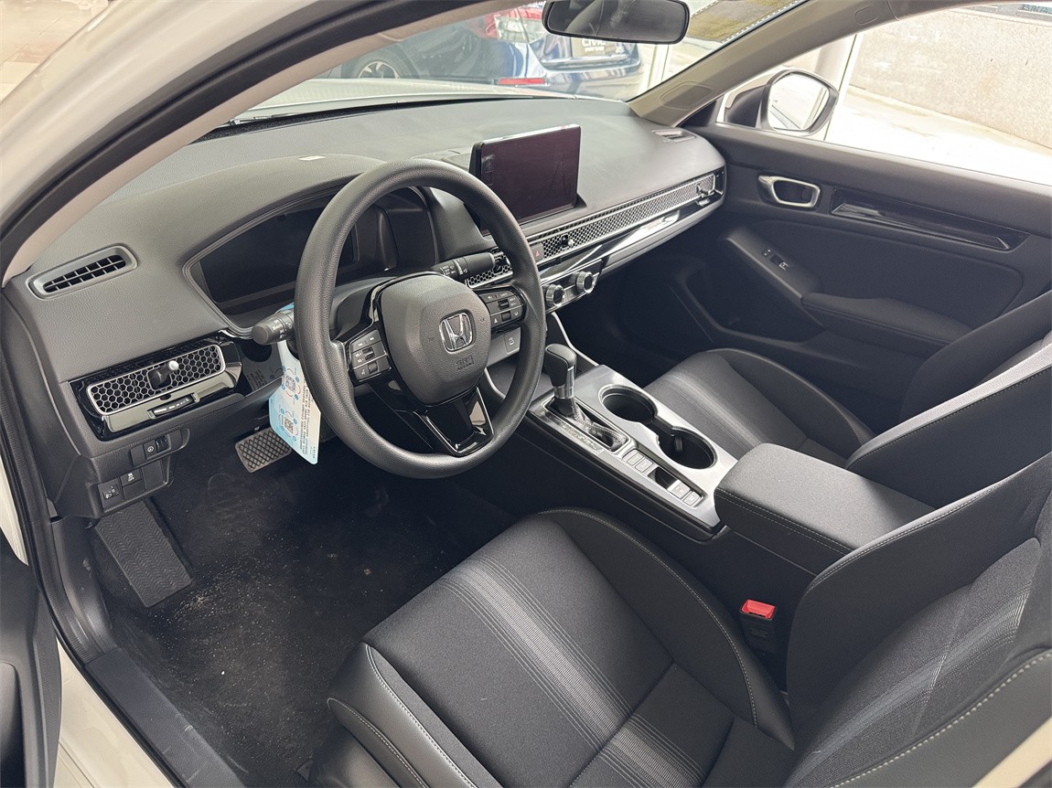 本田 思域 2025款 240TURBO CVT 智趣Plus 5