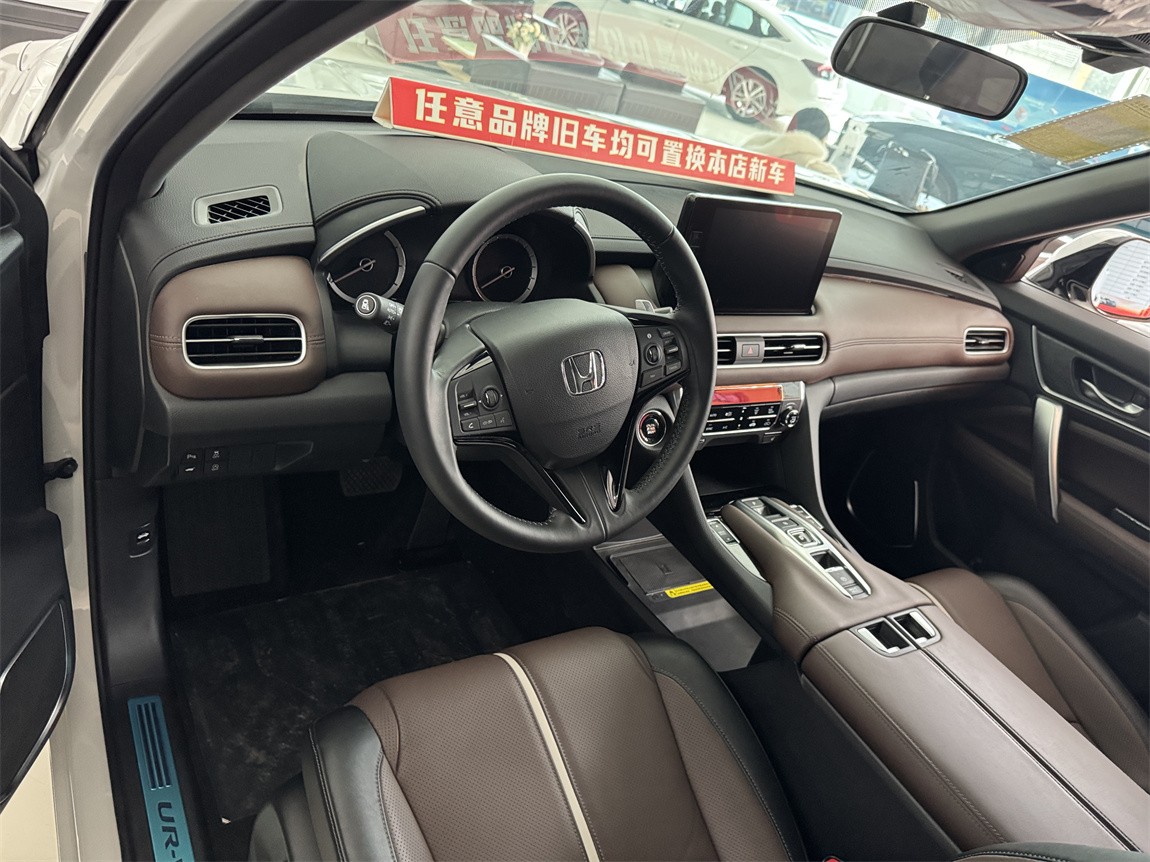 本田UR-V 2024款 370TURBO 四驱尊耀版 5