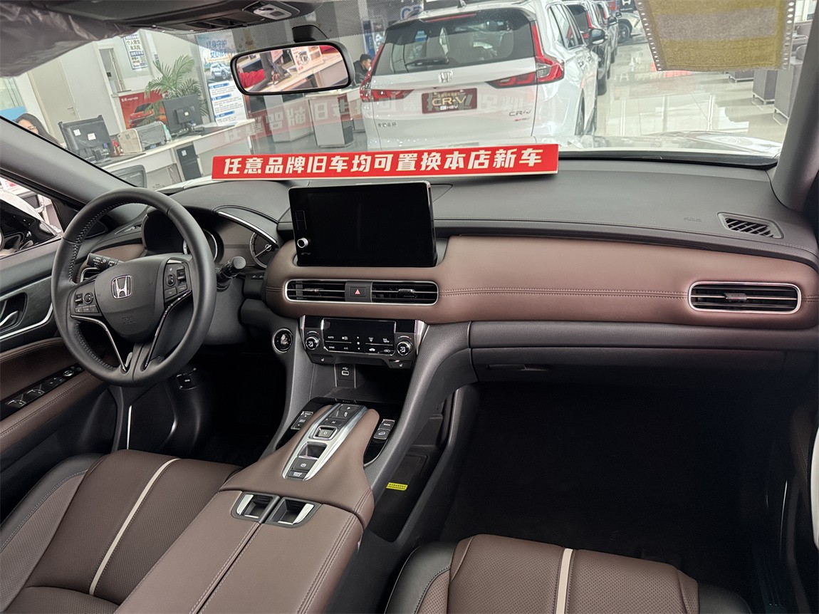 本田UR-V 2024款 370TURBO 四驱尊耀版 8