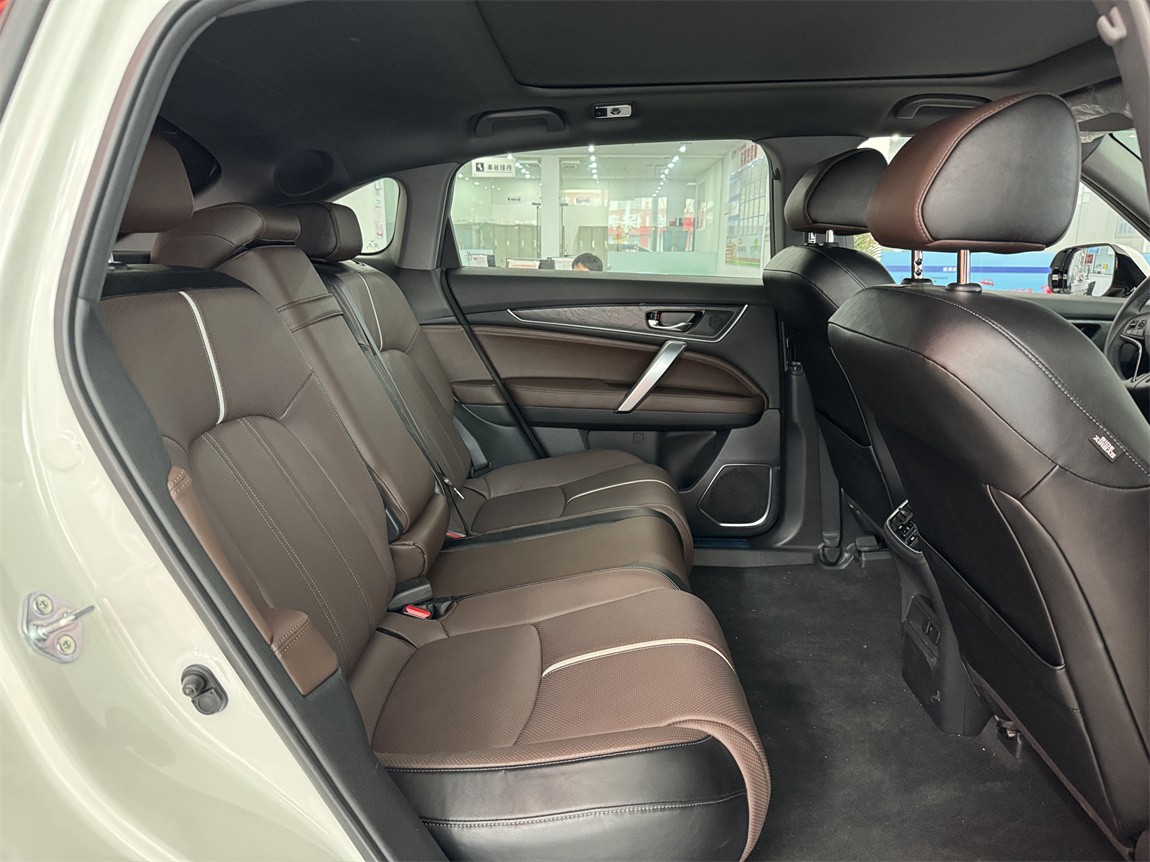 本田UR-V 2024款 370TURBO 四驱尊耀版 10