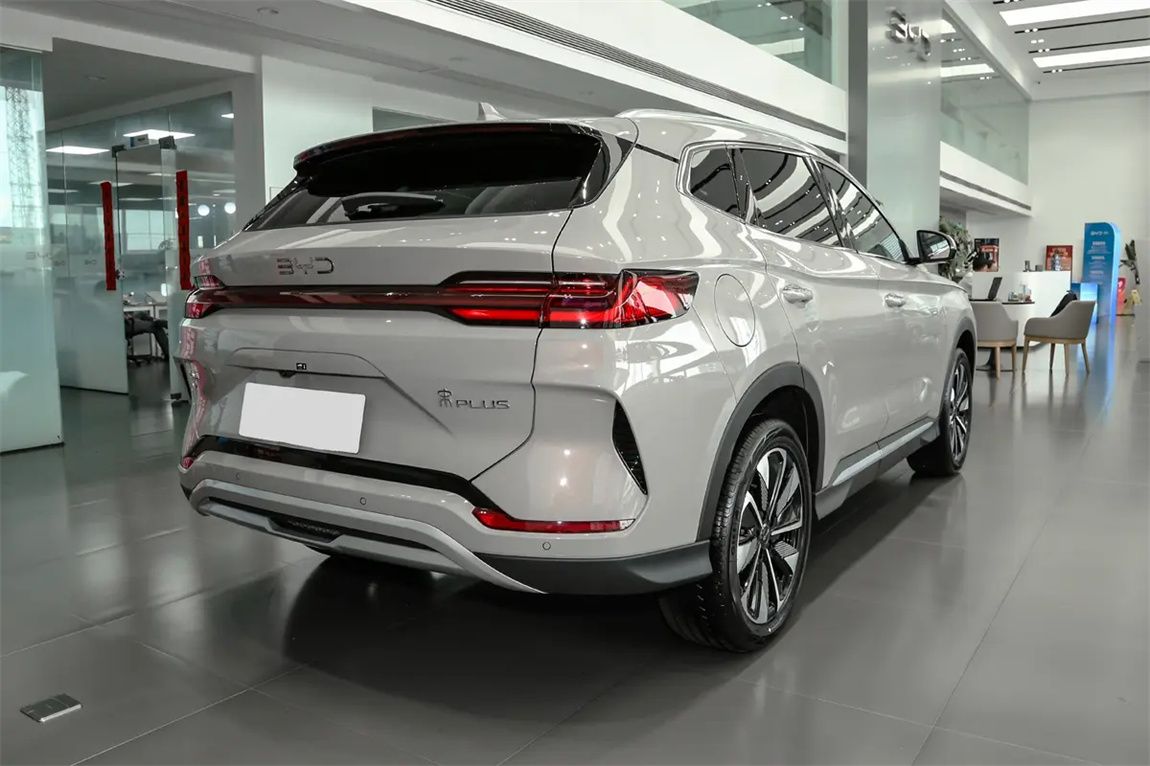 比亚迪 宋PLUS新能源 2025款 EV 605km 旗舰型 8