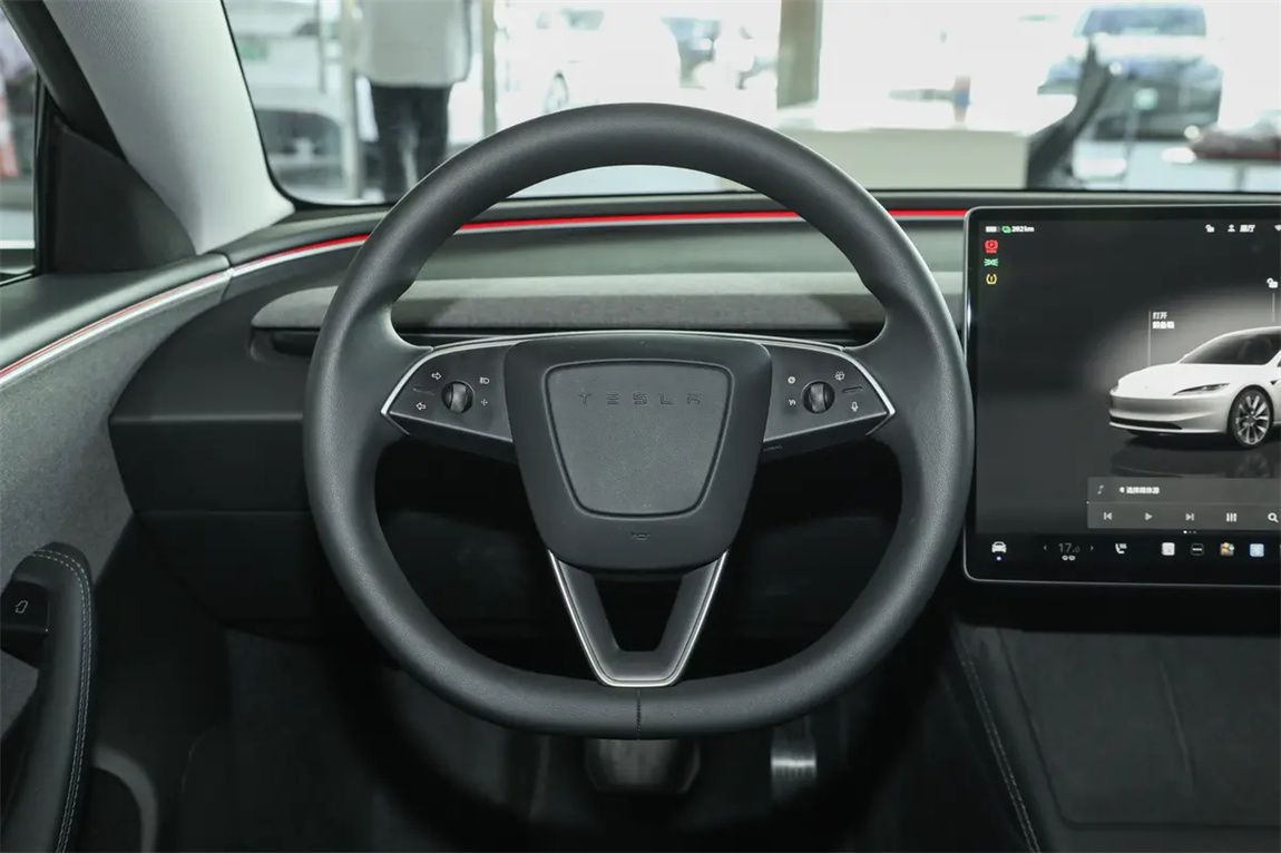 特斯拉 Model 3 2025款 改款 长续航后轮驱动版 3