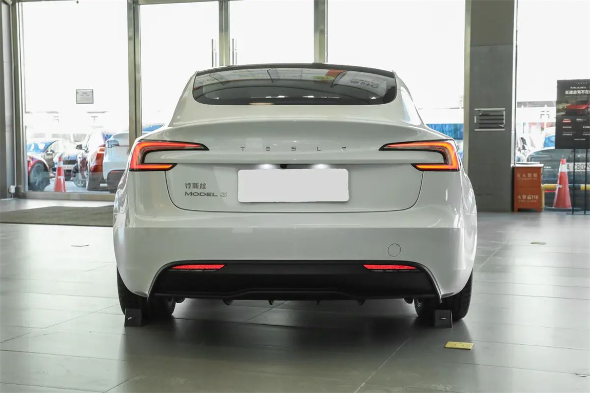特斯拉 Model 3 2025款 改款 长续航后轮驱动版 7