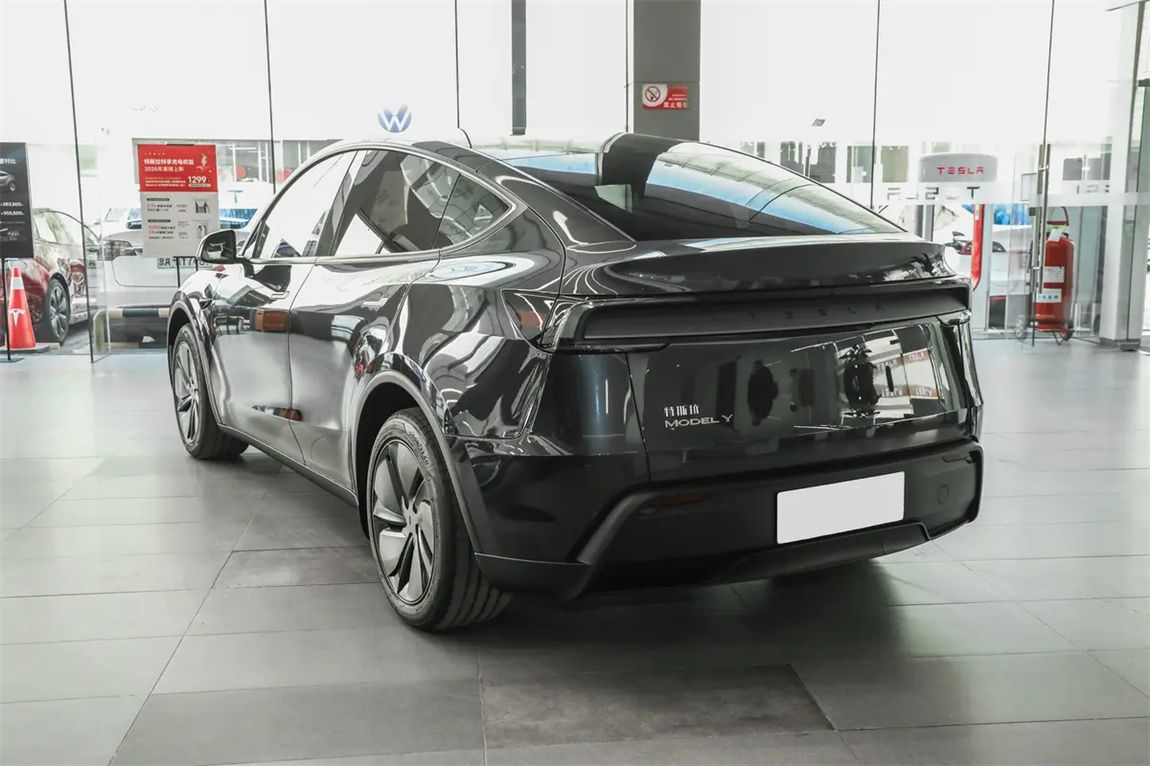 特斯拉 Model Y 2025款 后轮驱动版 11